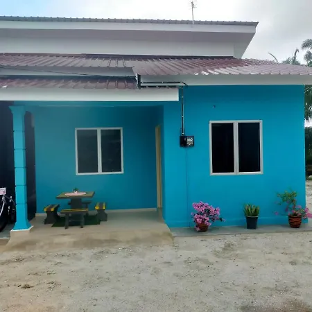 Aa Burger Homestay For Musliim Only Banting  Exterior photo