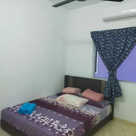 Aa Burger Homestay For Musliim Only Banting  Exterior photo