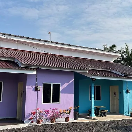 Aa Burger Homestay For Musliim Only Banting  Exterior photo